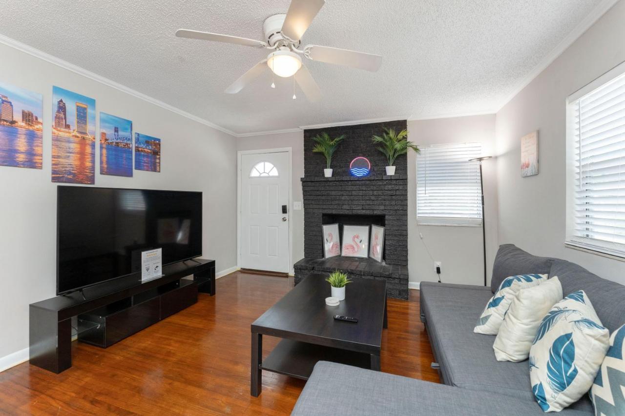 King Bedroom 2Bed1Bath Sleeps 4 Close To Town Center Downtown Beach Mayo Clinic Jacksonville Bagian luar foto