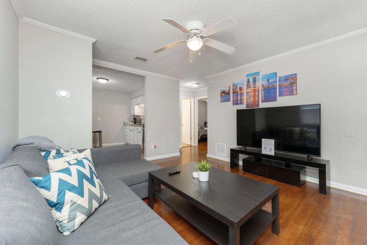 King Bedroom 2Bed1Bath Sleeps 4 Close To Town Center Downtown Beach Mayo Clinic Jacksonville Bagian luar foto